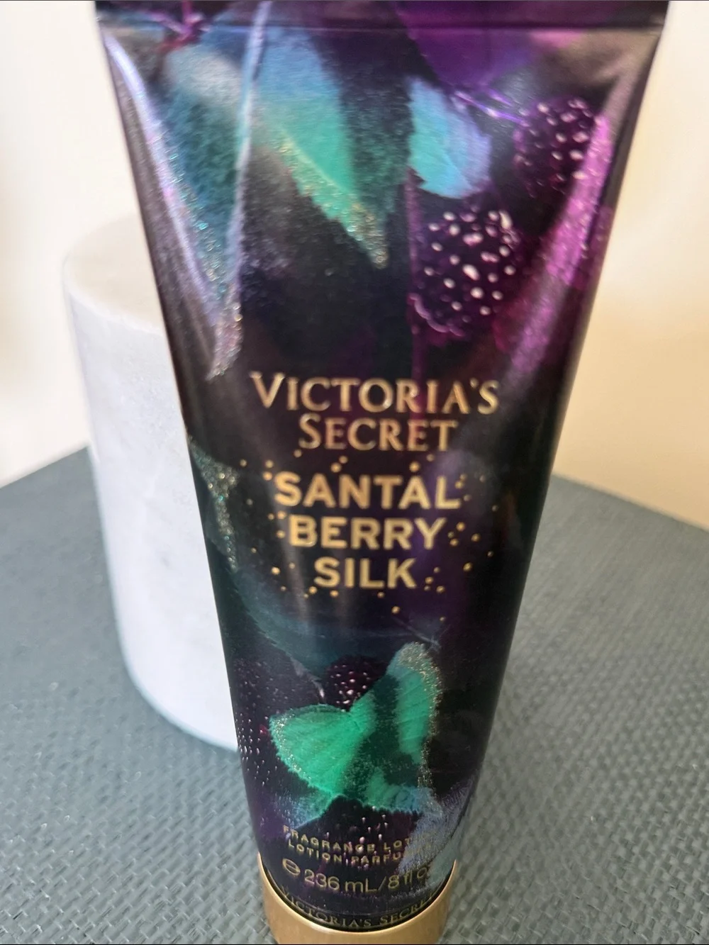 Victoria's Secret Santal Berry Silk Lotion - Purple & Green